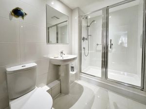 En-suite- click for photo gallery